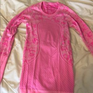 Long sleeve lulu lemon pink top